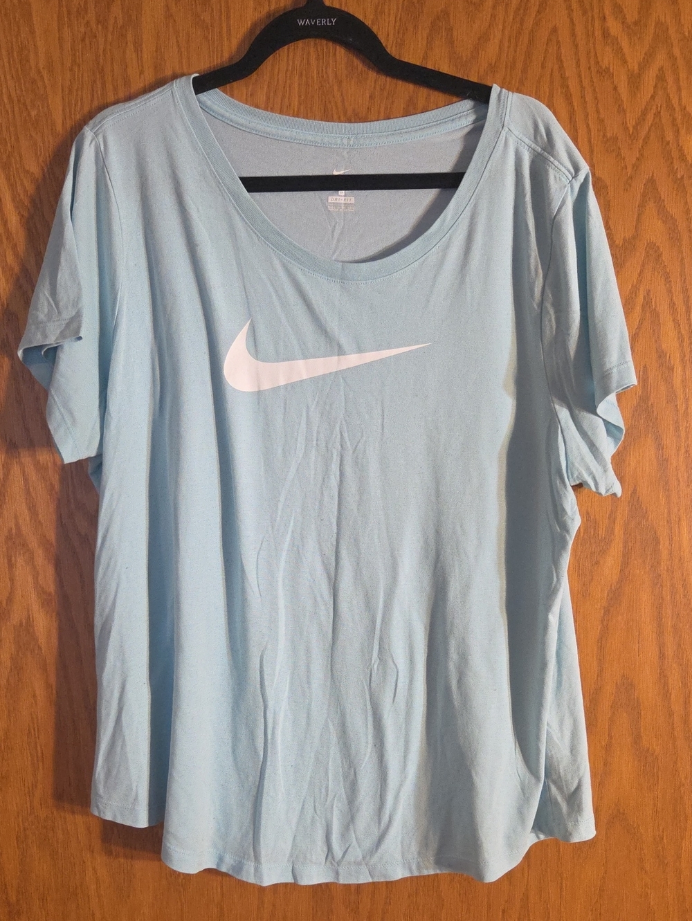 Nike Women's Light Blue Short Sleeve Tee with White Swoosh Size 1x